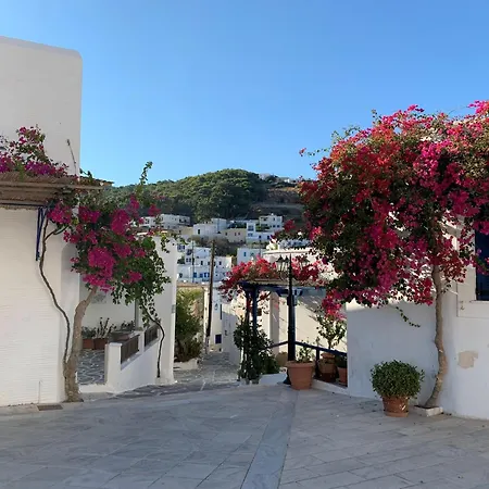 Avra Bmvp Naousa Paros * Livadia (Paros)
